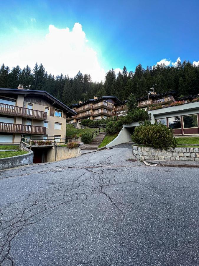 Апартаменты Monolocale In Centro A Campiglio, Ad 80Mt Dagli Impianti Мадонна-ди-Кампильо Экстерьер фото